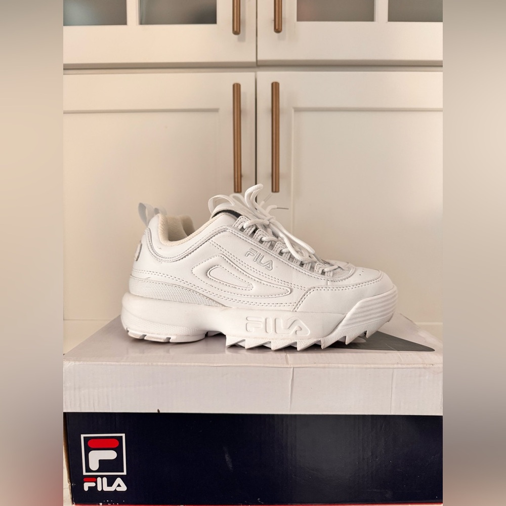 Fila Disruptor II sneakers in triple white, size US 6 (UK 5, EUR 38.5)